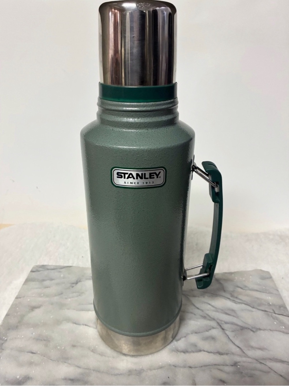 Stanley Thermos 1.9 Litre 2qt. Hammertone Green Stainless Steel Handle
